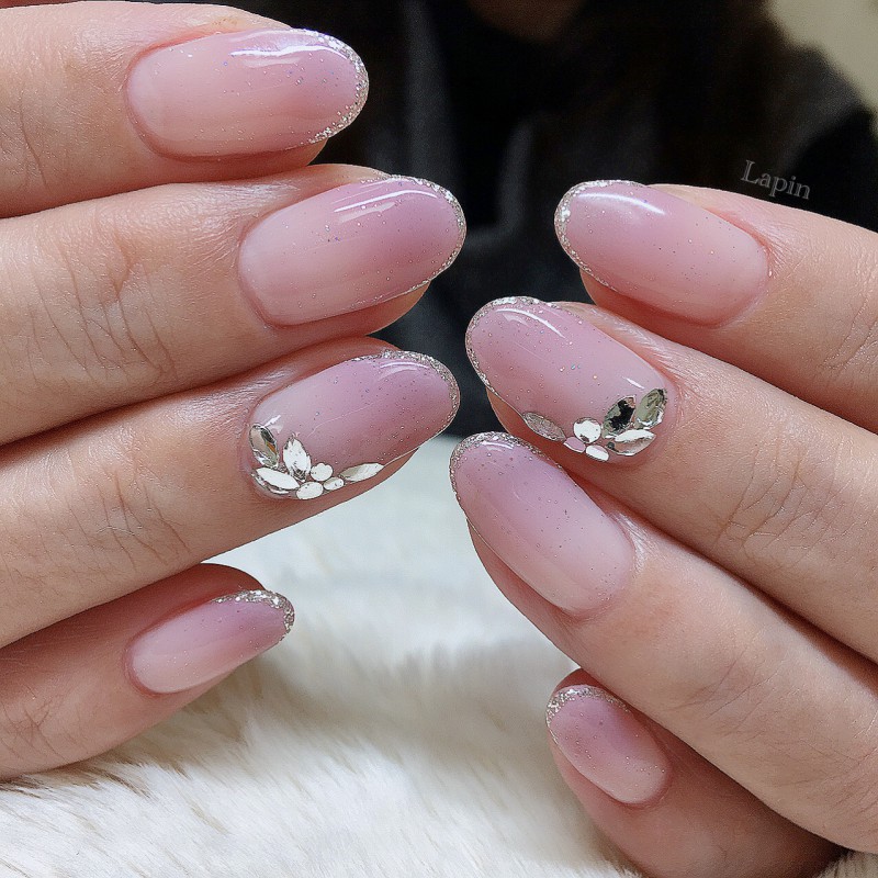 お客様ネイル＆1月のご予約状況♫