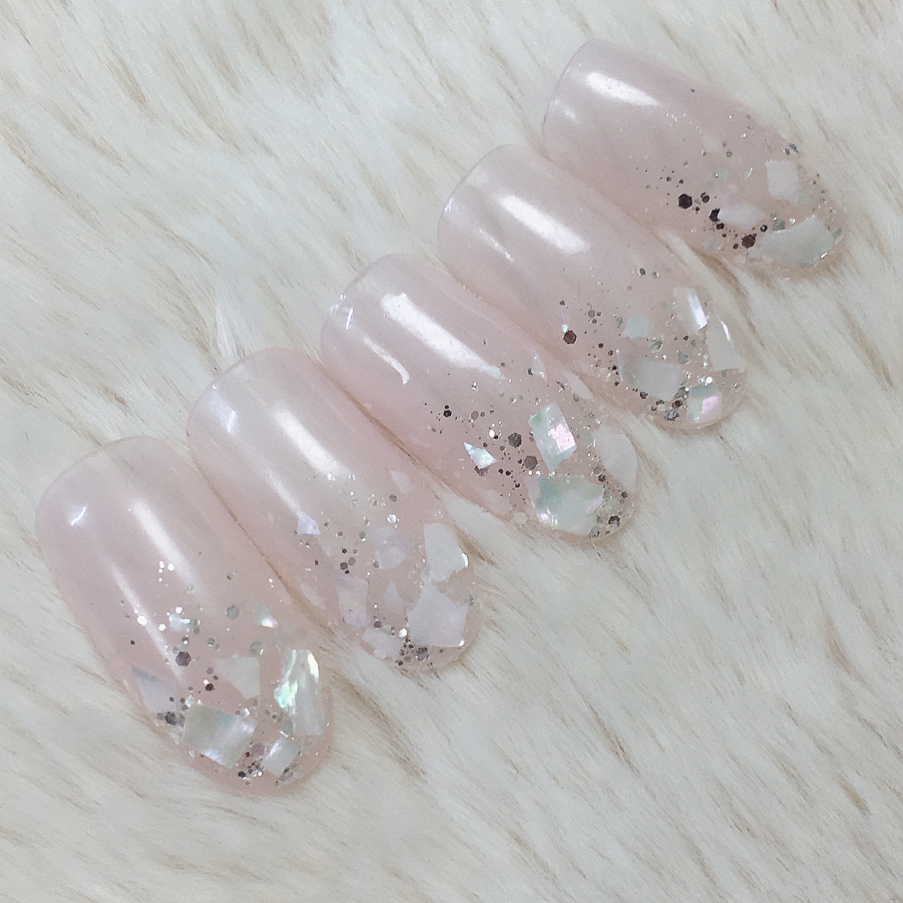 シェルのグラデーションネイル Lapin シェルのグラデーションネイル Lapin